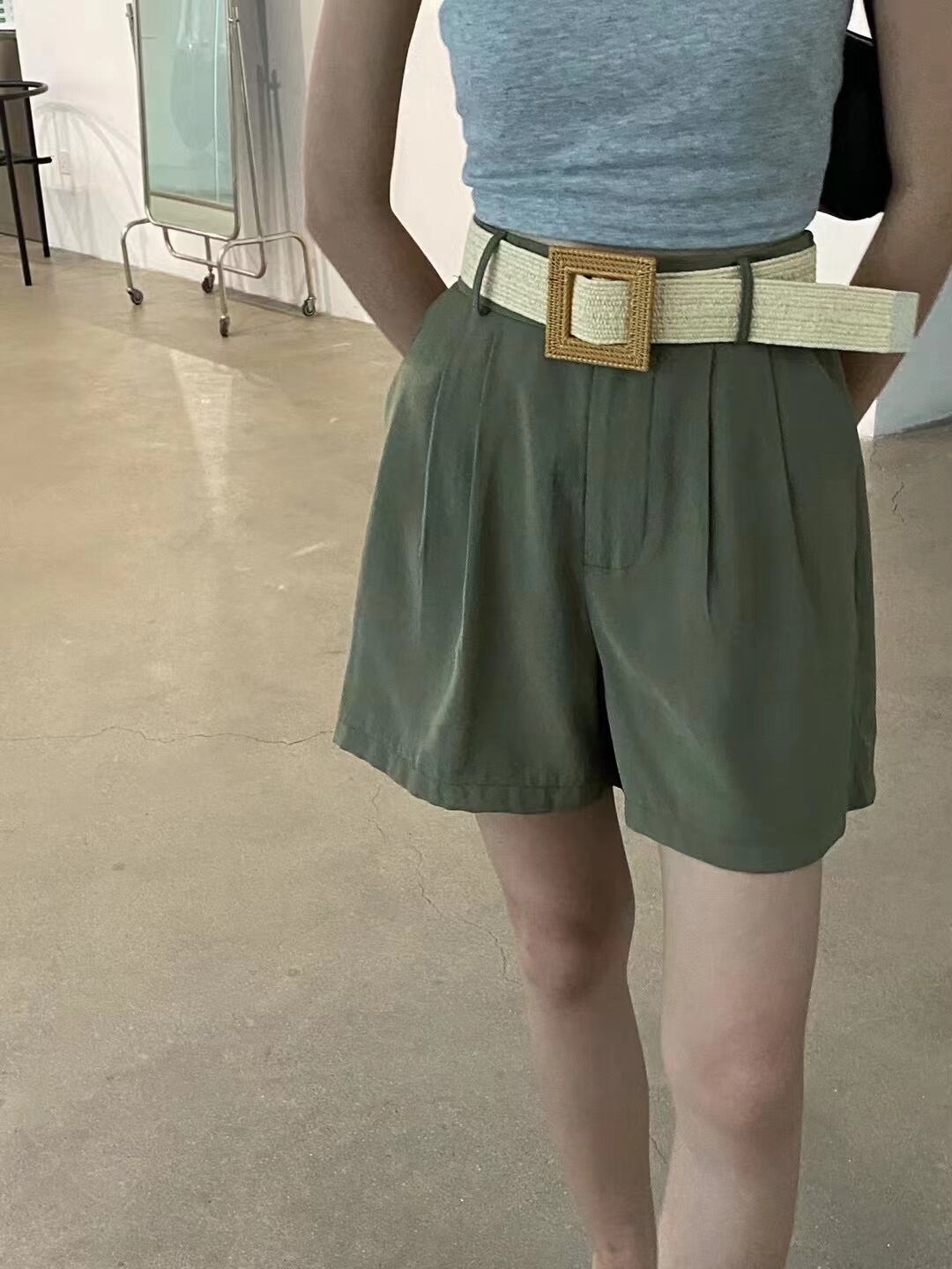 ベルトつき　ショートパンツ　AJ2205-721