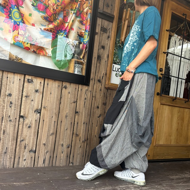 ユニセックス 月と太陽ティシャツ