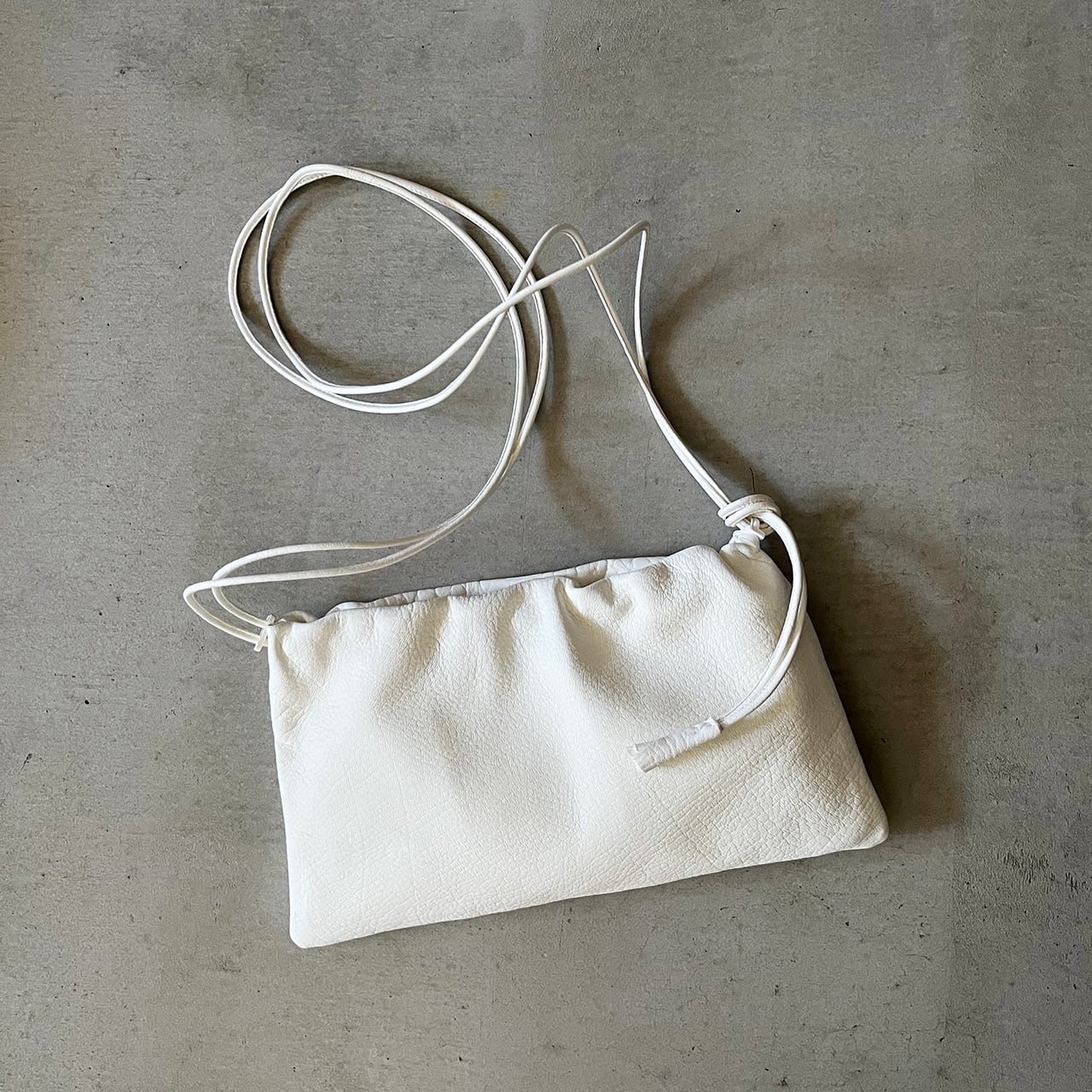 Deerskin Pochette White【予約商品】