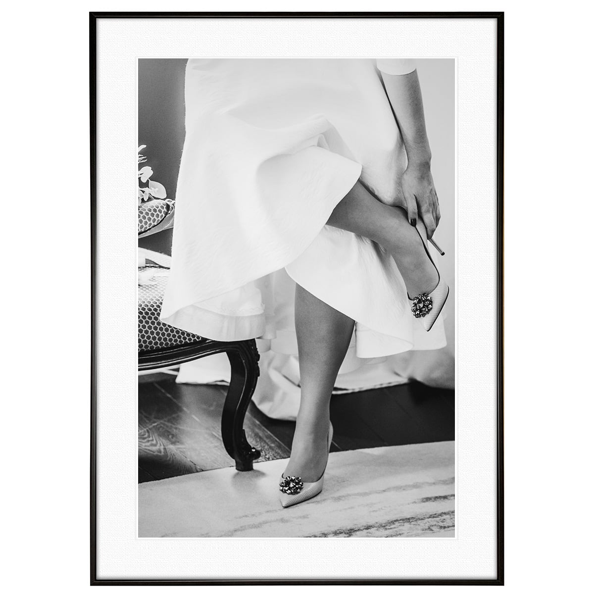 人物写真 靴を整える女性 インテリアモノクロアートフォトポスター額装 AS4619