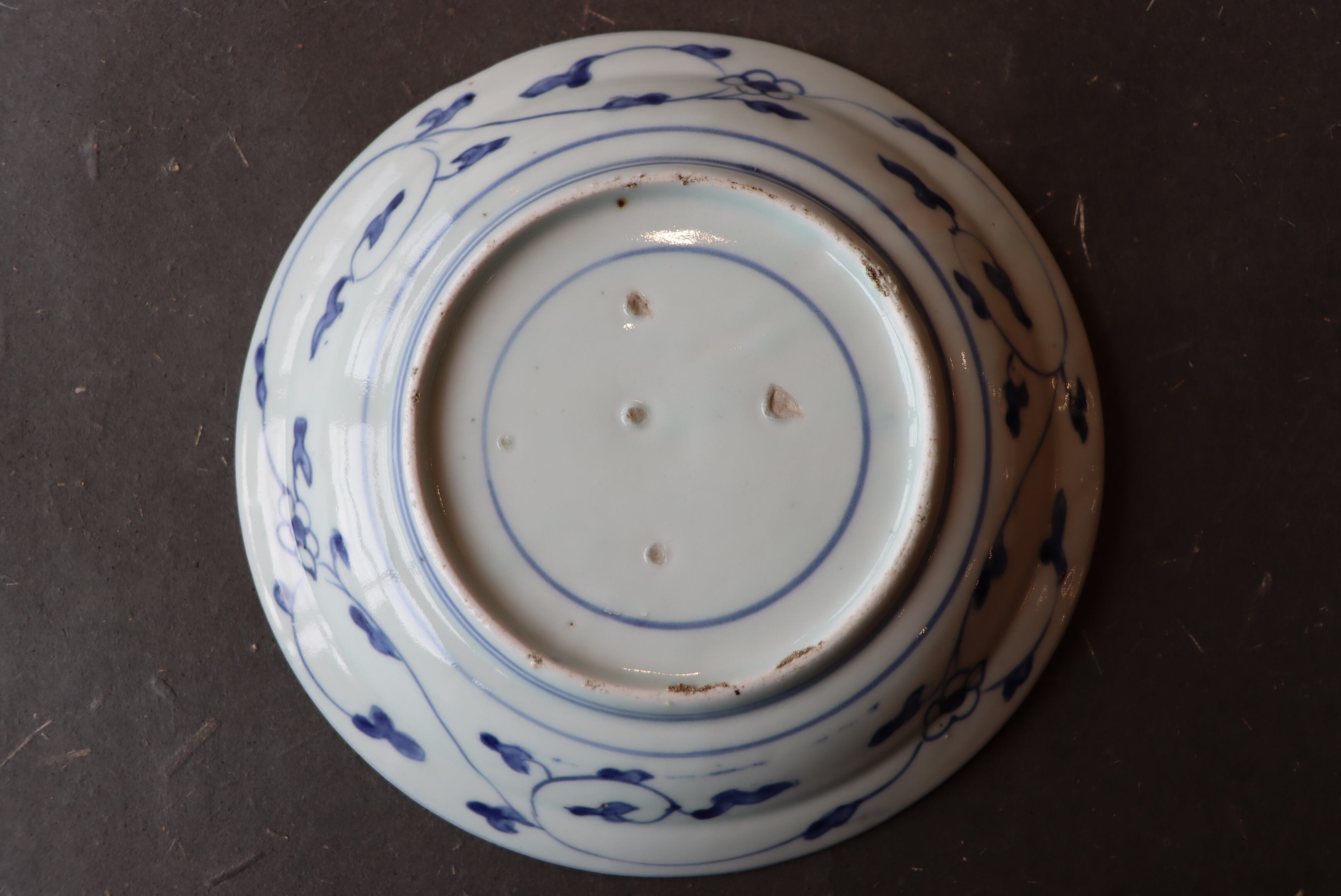 伊万里焼 染付 芙蓉手 バッタ文 中皿 七寸/Imari medium size plate