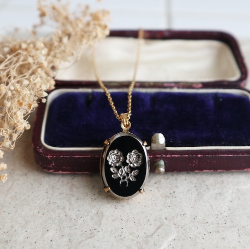 西ドイツヴィンテージ＊薔薇のインタリオガラスネックレス｜1950年代　金属アレルギー対応