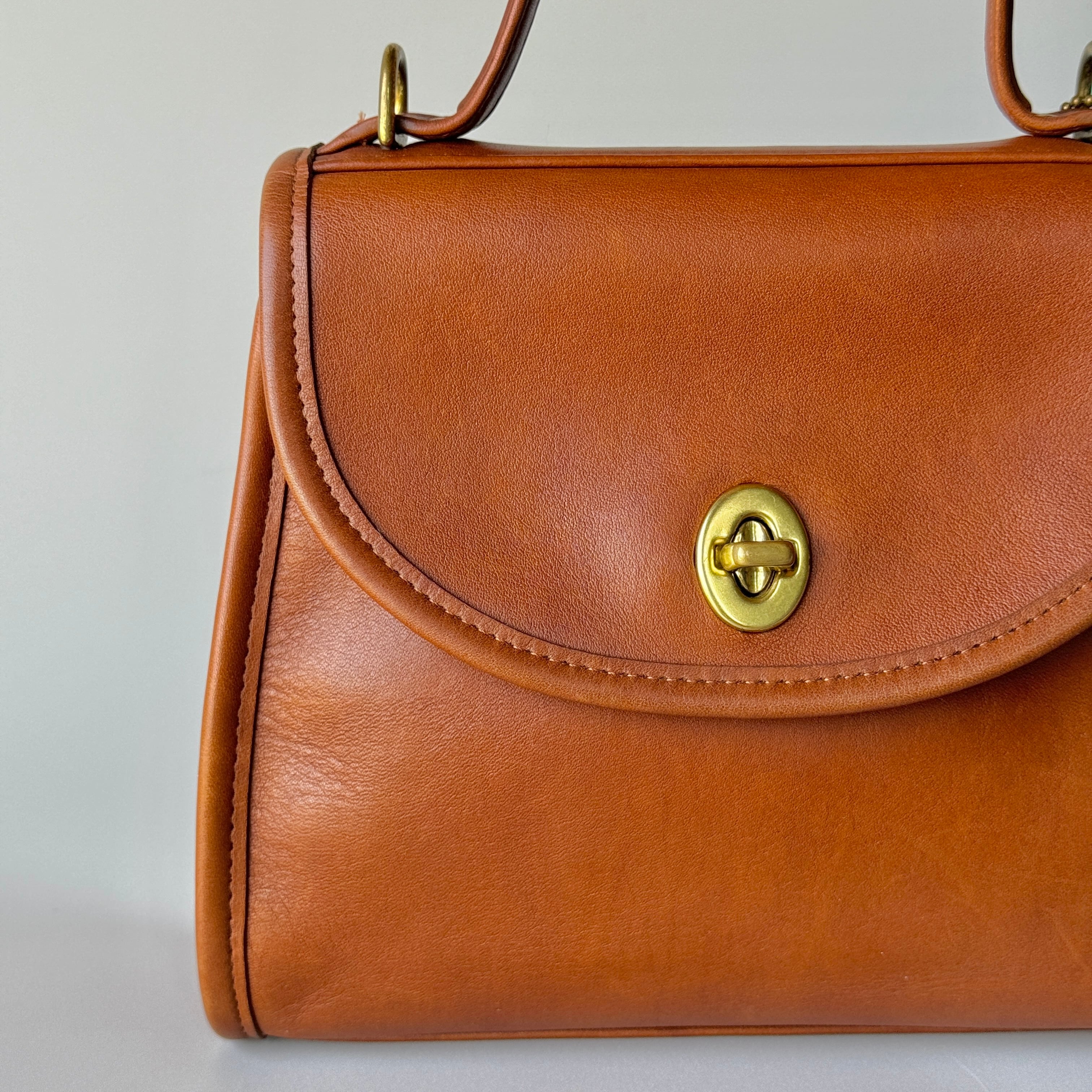 オールドコーチ　OLD COACH REGINA BAG(9983) RARE VINTAGE COACH (OLD COACH オールドコーチ ショルダーバッグ