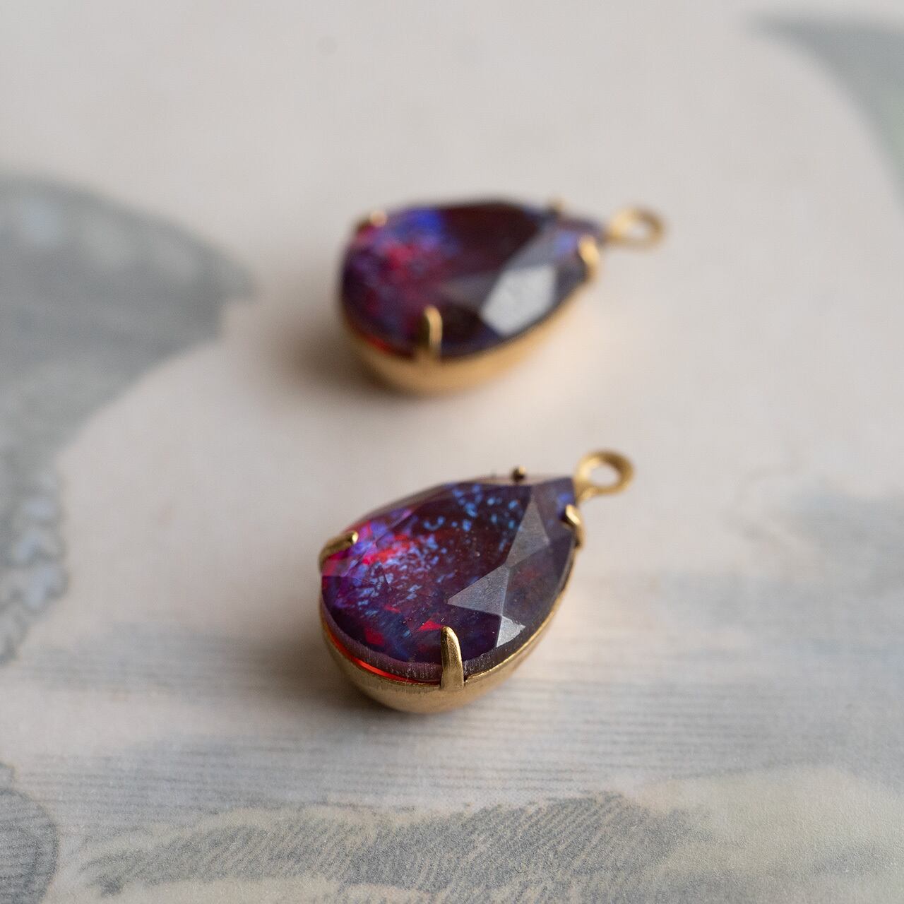 1950's 西ドイツ ドラゴンズブレス、ペアストーンチャーム(レッド・1コ)