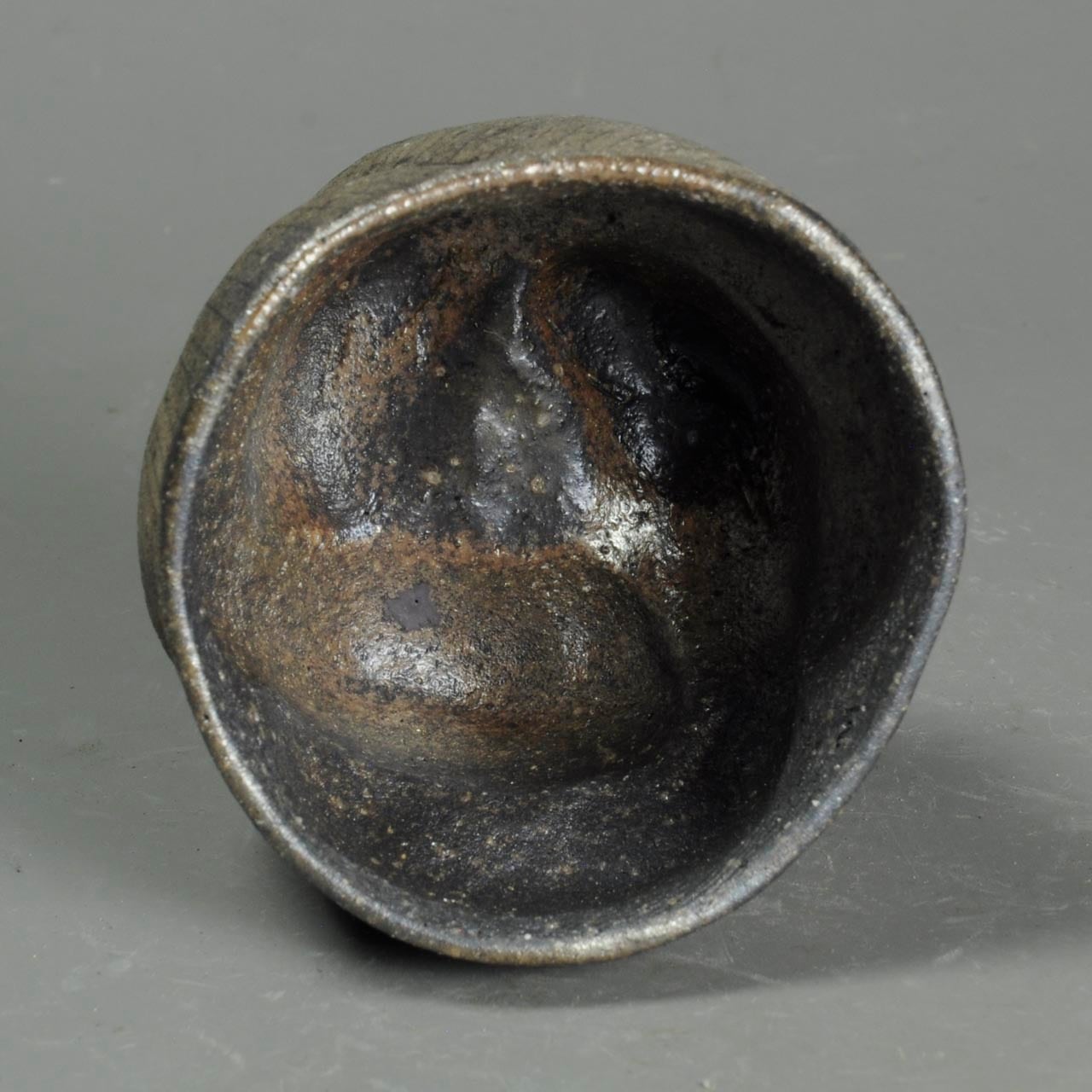 竹内真吾さん　炻器 鉄象嵌ぐい呑　Iron Inlay Guinomi ① 炻器 鉄象嵌ぐい呑 Iron Inlay Guinomi 14-8 | 陶芸家 竹内真吾