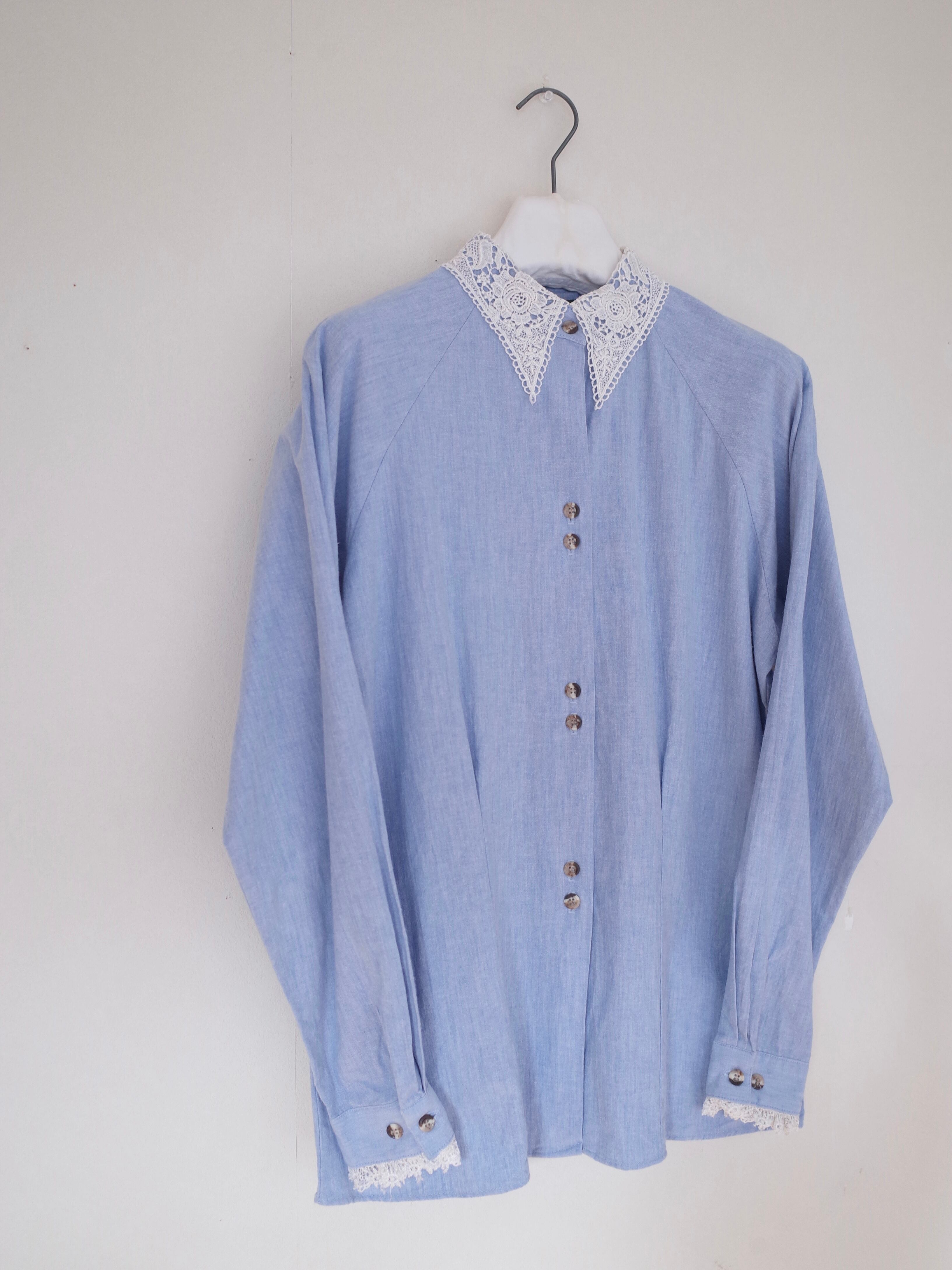 Lace collar shirt