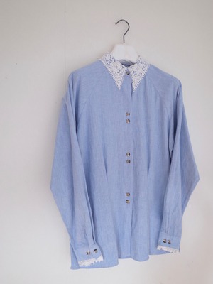 Lace collar shirt
