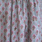 ブロックプリント生地【50cm単位】インド綿 小花柄 ブルーグレー×ピンク #36772-BL2