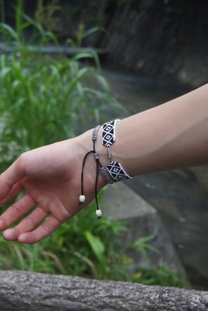 【square】Code miçanga (黒)