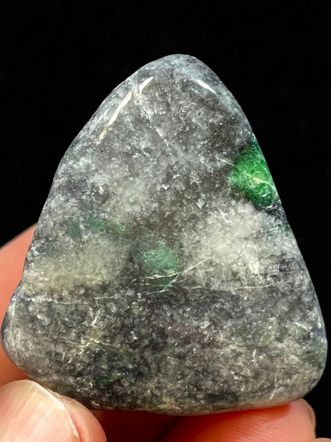 15) 糸魚川翡翠・研磨タンブルB