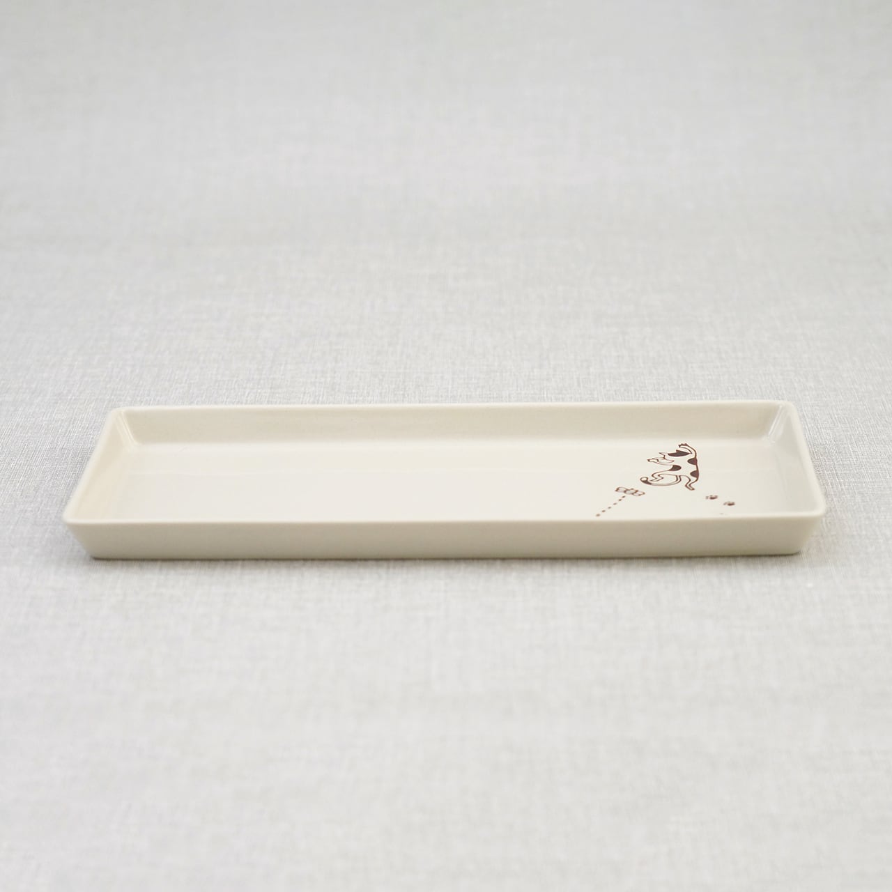 ぶらさがり猫 長角皿（クロ・ミケ・トラ） | 菊祥陶器／工房祥sho