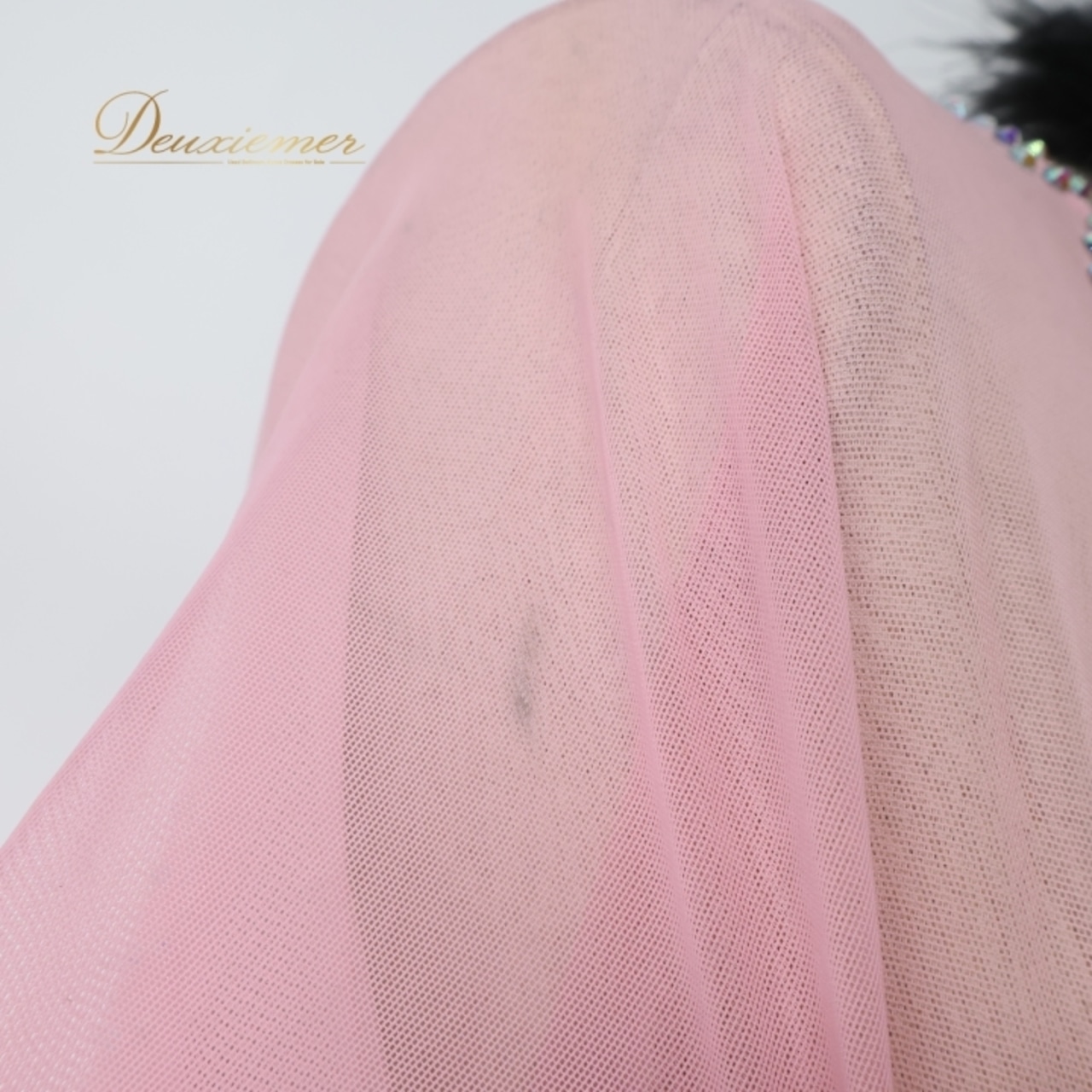 社交ダンス 衣装 スタンダードドレス ワンピース ドレス 黒 ピンク ファー フェザー デモ 競技 ダンス パーティ 発表会 かわいい ゴージャス 明るい 大きめ ブラック系 ピンク系 エレガント 競技用 ダンスパフォーマンス 上品