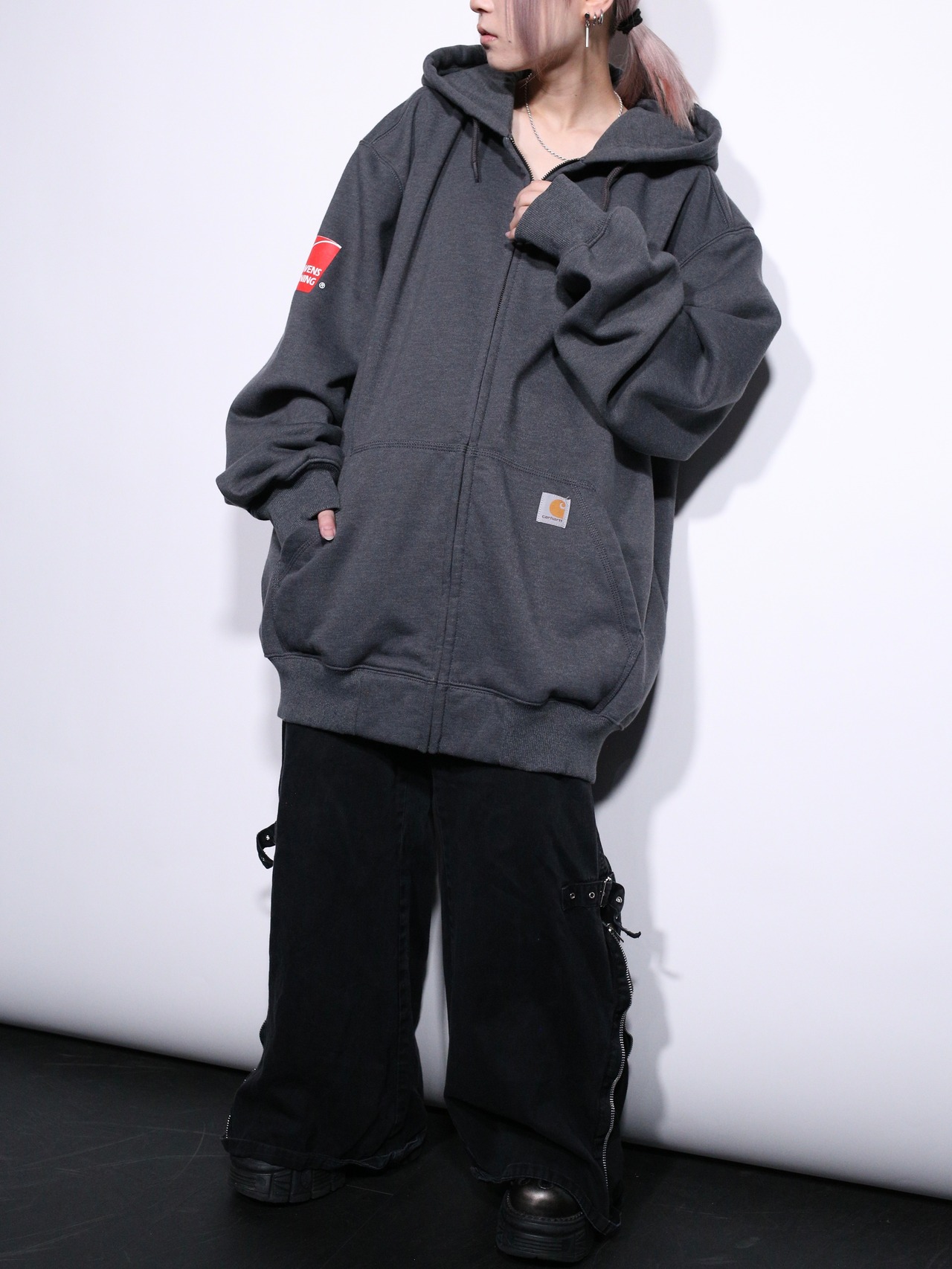 "carhartt" over wide silhouette back printed zip-up hoodie - 2
