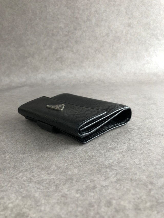 PRADA プラダ 財布 ブラック トライアングルロゴ サフィアーノレザー 2つ折り M523A vintage ヴィンテージ オールド 3px45p