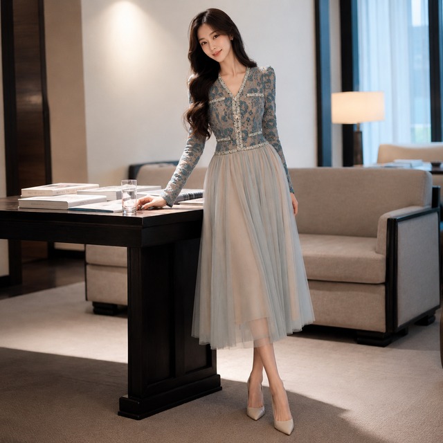 Beaded V-Neck All Lace Long Sleeve Midi Dress 　　V3450