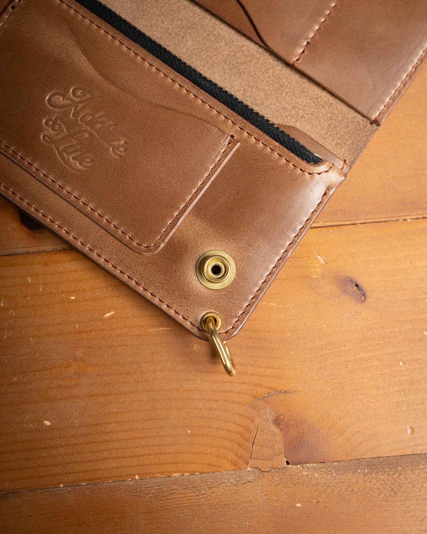 Additive and Line】Tracker Wallet TW-006 Horween Chromexcel