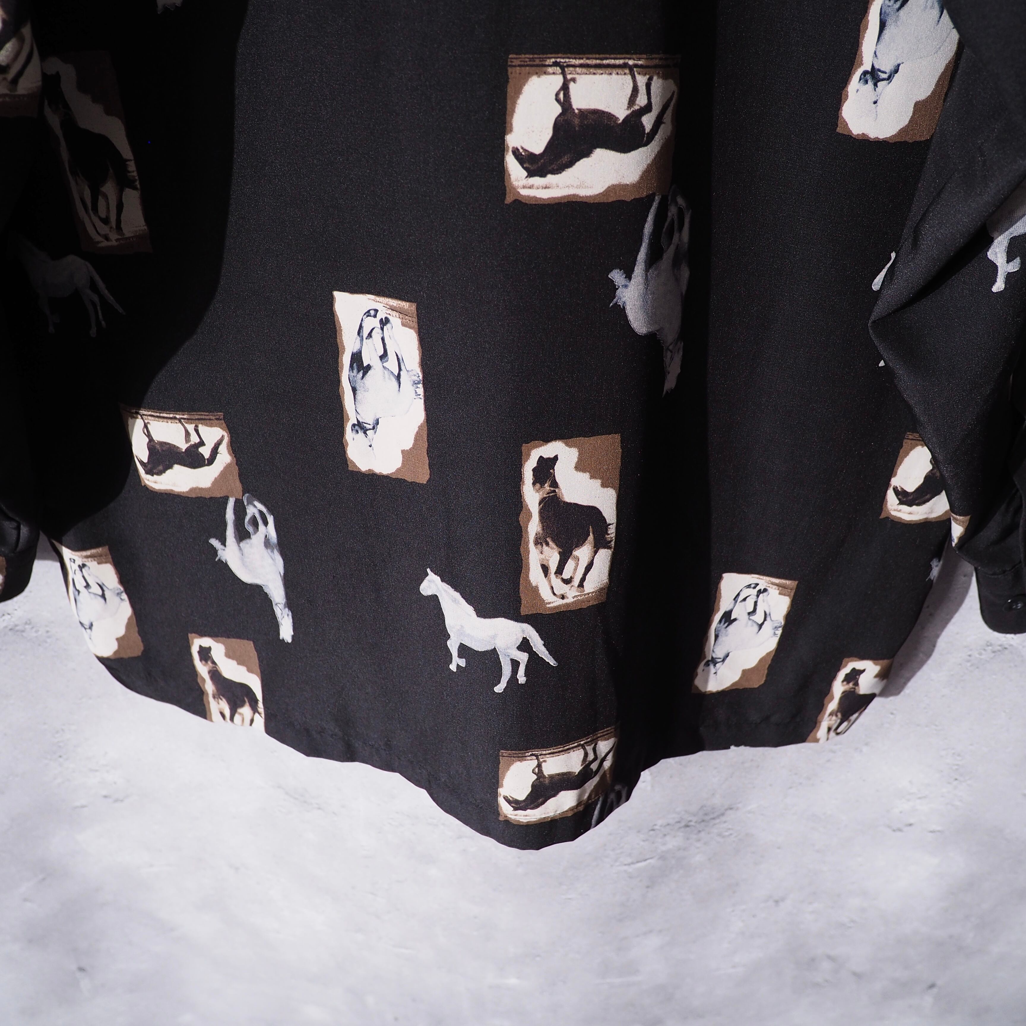 Horse animal printed black box silhouette drape shirt