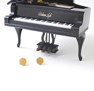 ヴィンテージスタインウェイピアノのパーツを使ったヘキサゴンピアス S-001  Vintage  steinway and sons piano capstan pierces Hexagon (pair)