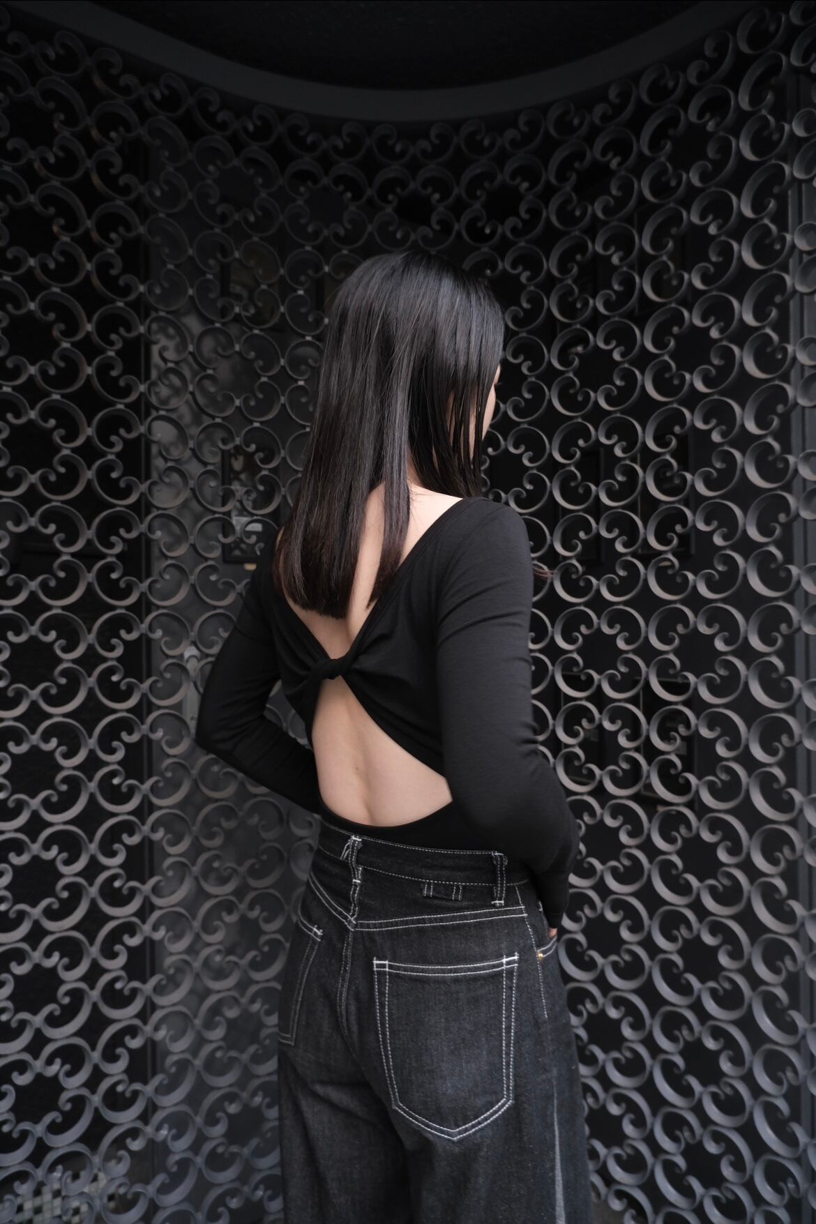determ;】Collagen Twisted Back Bodysuit | theour