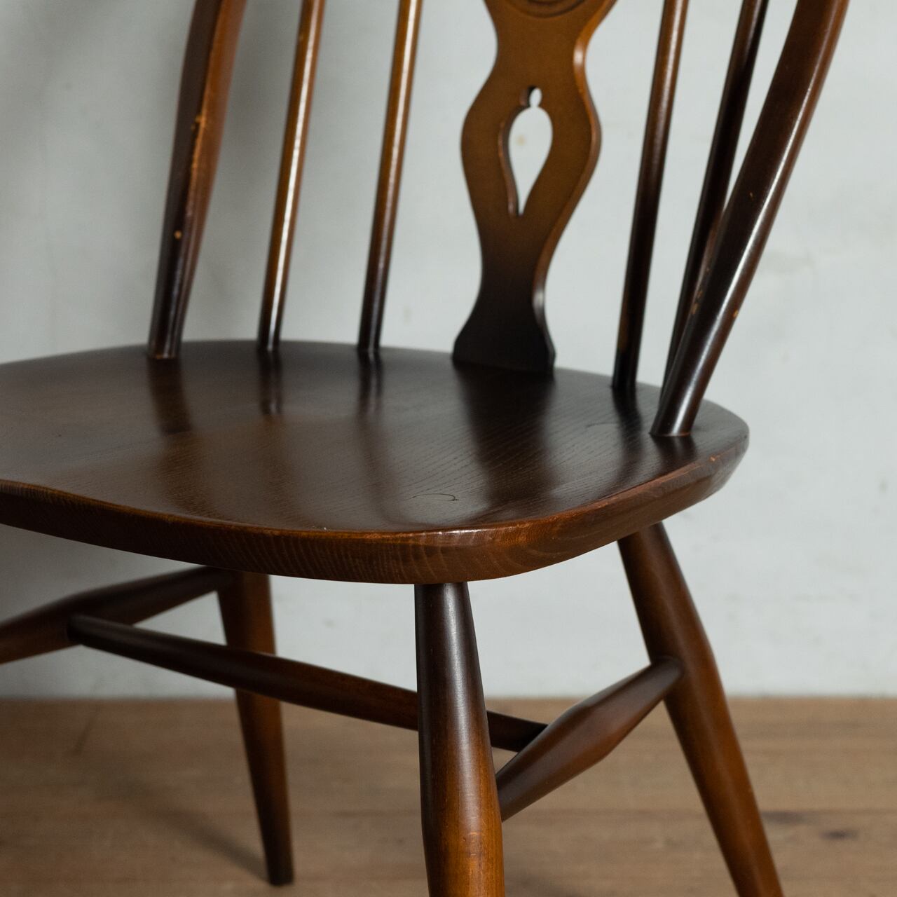 Ercol Thistleback Chair / アーコールシスルバックチェア 〈ダイニングチェア・デスクチェア・椅子・コロニアル〉 112776  | SHABBY'S MARKETPLACE アンティーク・ヴィンテージ 家具や雑貨のお店