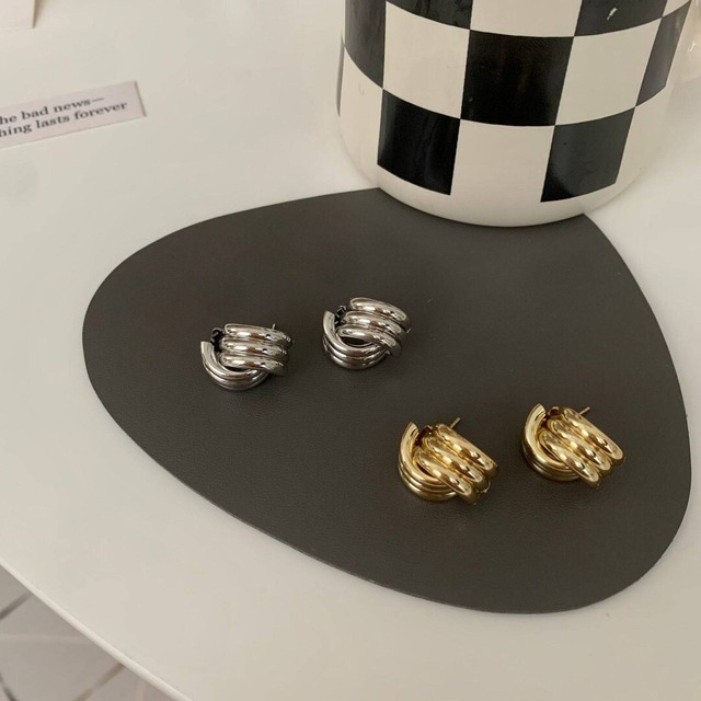 ツイストライン ピアス／2col　M03232