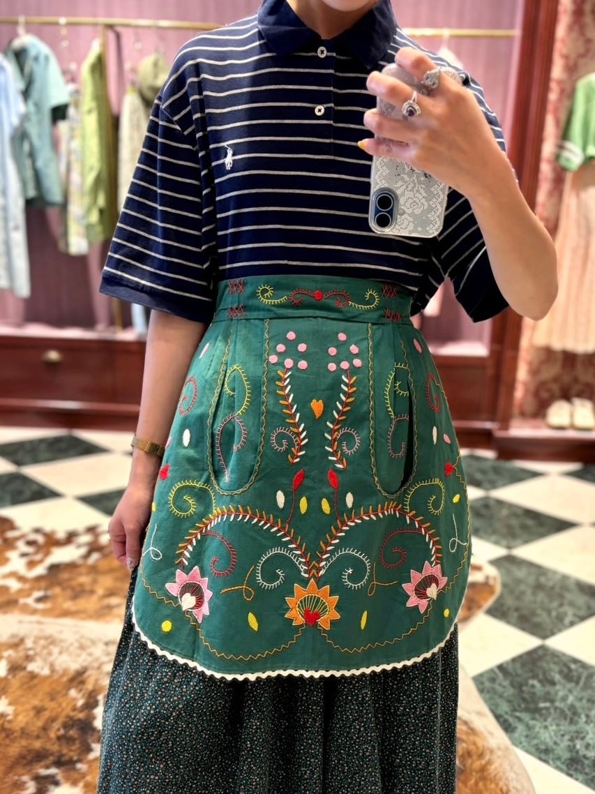 Vintage " Embroidered Apron "