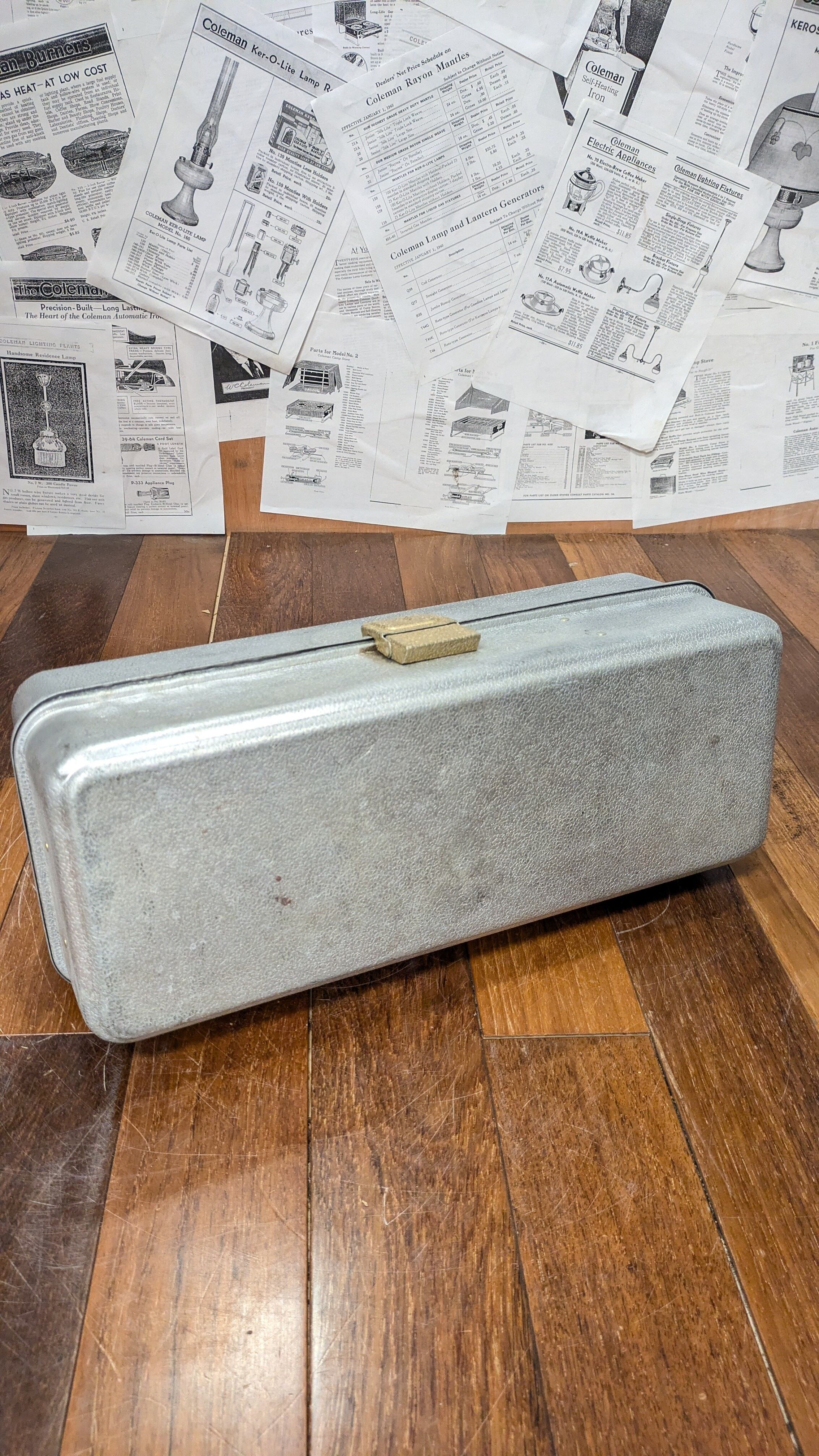 Vintage UMCO 173 AS TackleBox Aluminium ToolBox Antique Fishing
