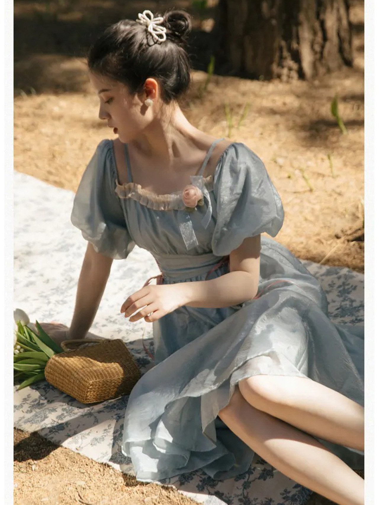 【0043】Vintage Blue Lace-up Short Sleeve Dress