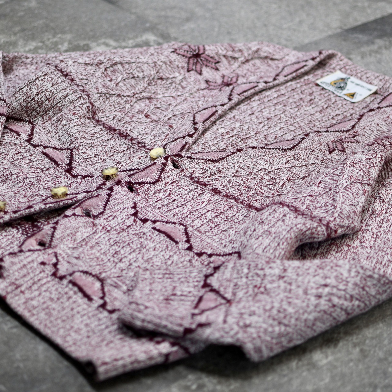 design acryl cardigan