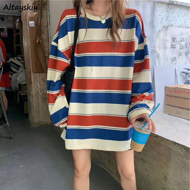 【新作】【送料無料】 ストライプ長袖 Tシャツ女性 O ネックだぶだぶトップスティーンオールマッチ韓国スタイルレジャーカレッジスタイリッシュなファッションハイストリート 0352347788213