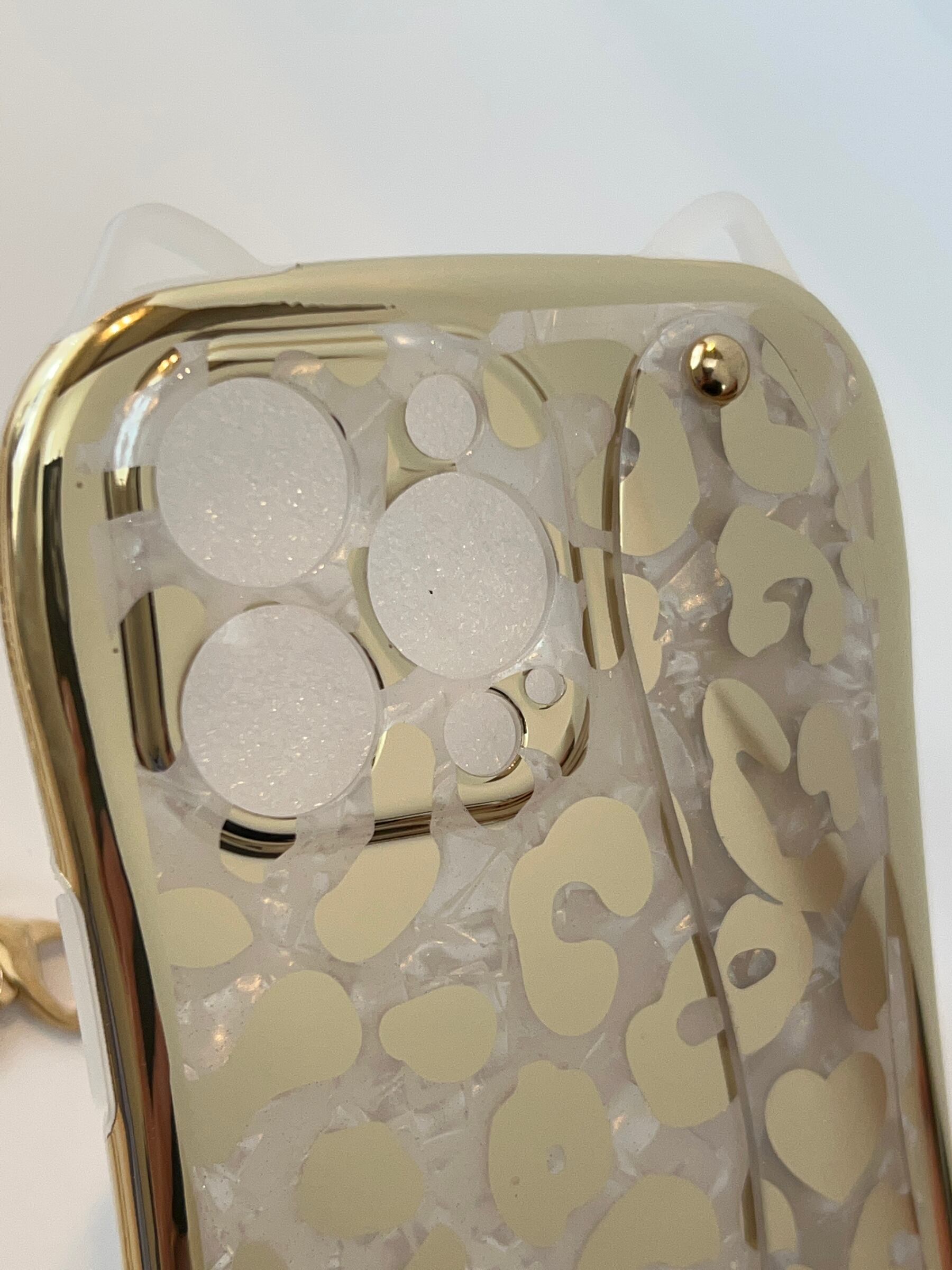 【チェーンショルダー付き】ネコ耳が可愛いヒョウ柄iPhoneケース