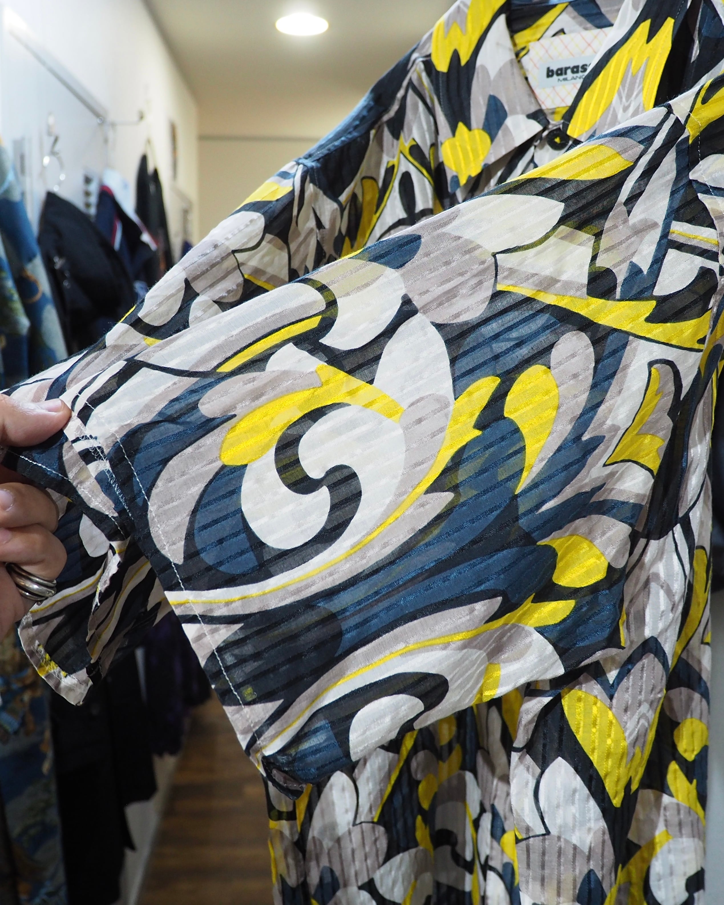 " Barassi MILANO " Beautiful Luxury Pattern Silk mix SS Shirt