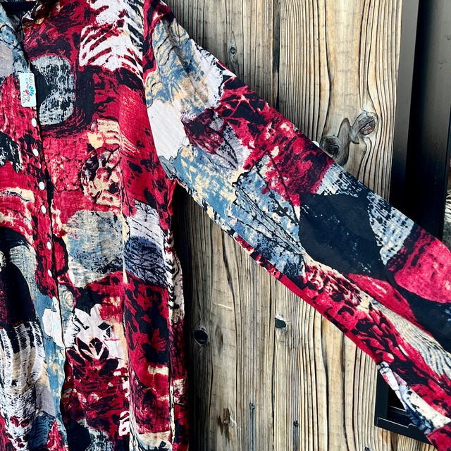 グラフィック柄シャツ