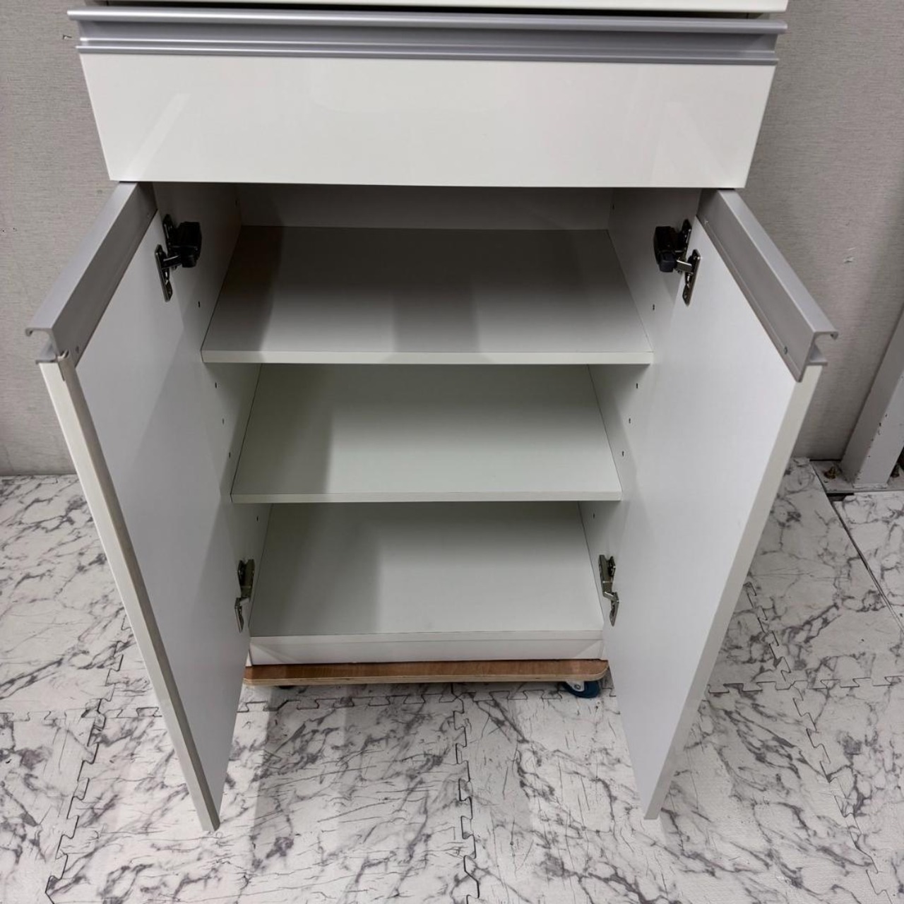 愛品館八千代店】高橋木工所 2枚扉キッチンボード ファリーナフローラ90