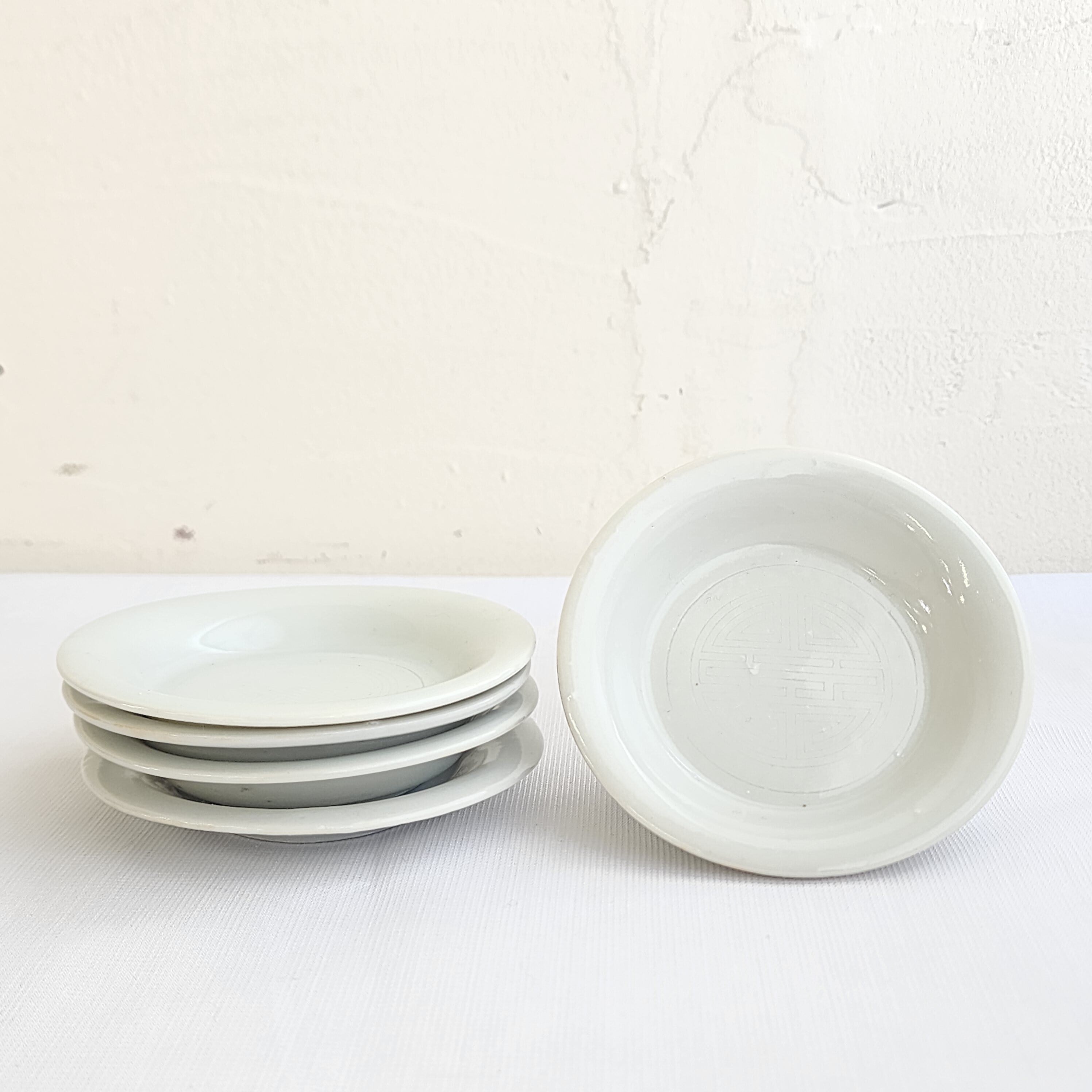 昭和初期 小皿 白磁 寿紋 陰刻 a 5枚組 | アンティーク雑貨・家具・骨董品