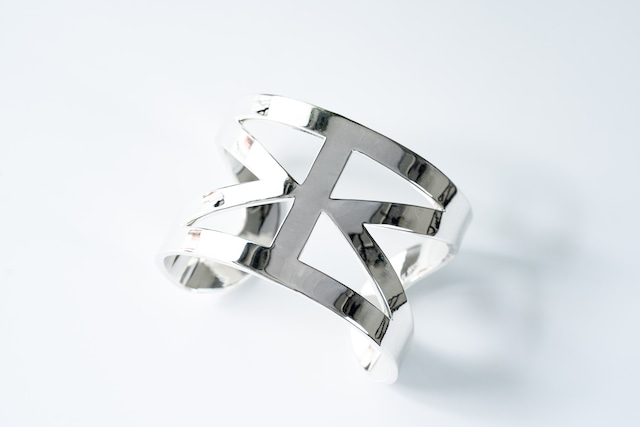 BN-057  See through Mobius bangle