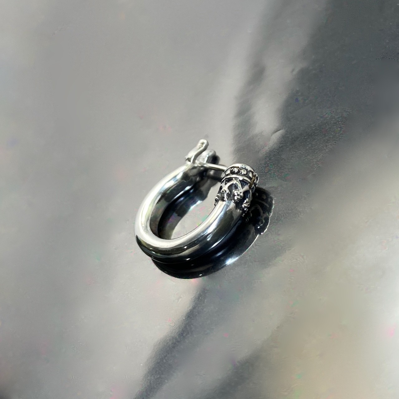 CROWN HOOP / クラウンフープピアス