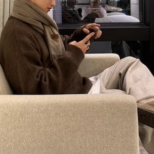 Solid Color Relaxed-Fit Knit Sweater for Men（LMU0004）