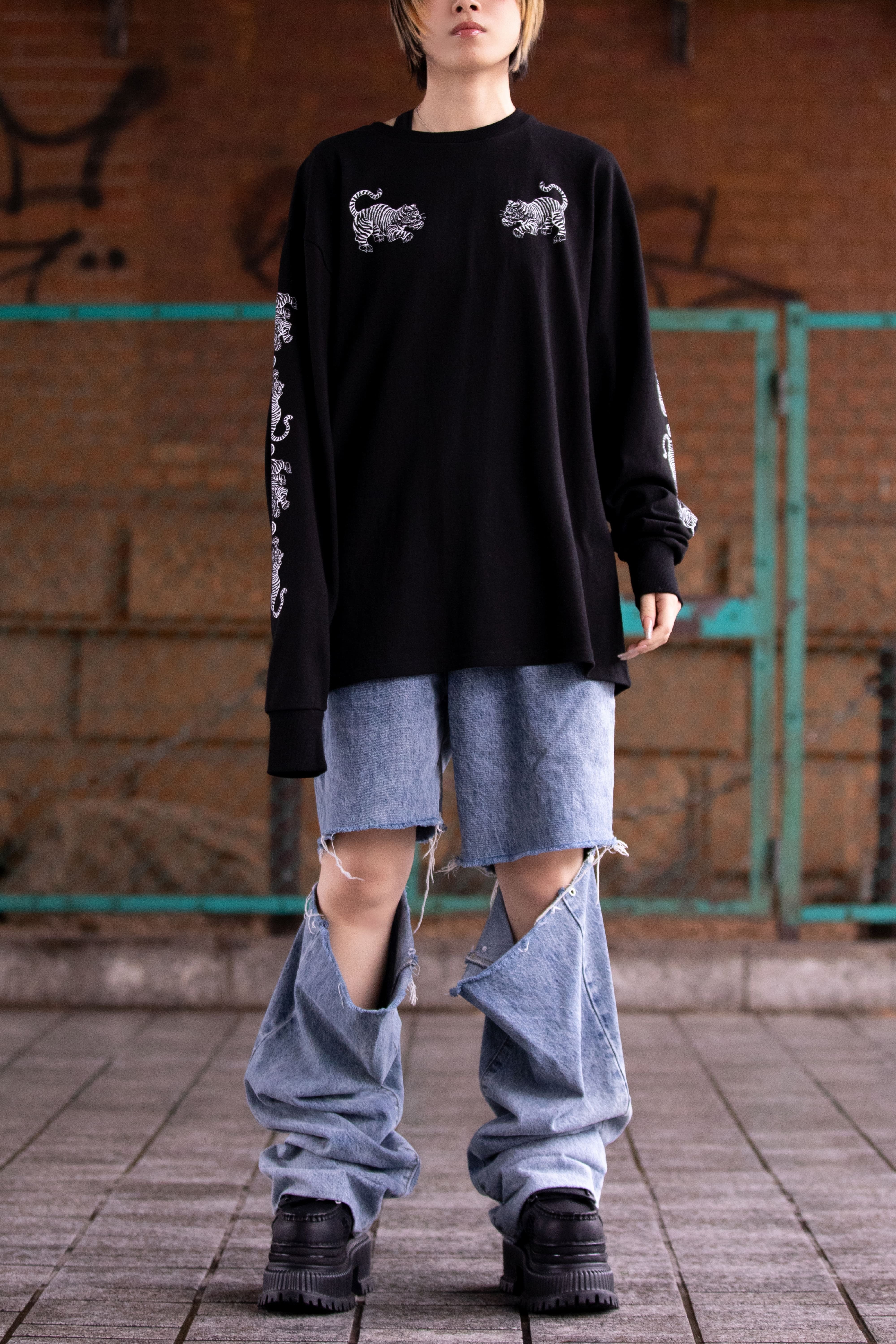 HONEY MANS ADDICT] 酒雑魚ロングスリーブTシャツ2026 | THEE MAD