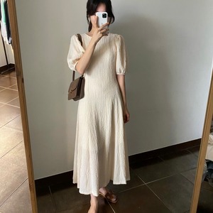 ワンピース レディース 送料無料 フレアワンピース フレア ロング丈 ロングワンピース マキシ丈 マキシワンピース アプリコット 白系 グリーン 緑色 ライトグリーン 若草色 丸首 ラウンドネック 半袖 パフスリーブ バブルスリーブ バルーンスリーブ ボリューム袖 五分袖 5分袖 ハイウエスト ウエストマーク バックリボン 体型カバー 脚長 二の腕カバー 細見え 華奢見え 大人可愛い かわいい きれいめ シンプル 上品 エレガント こなれ感 抜け感 大人女子 春服 夏服 10代 20代 30代 普段使い