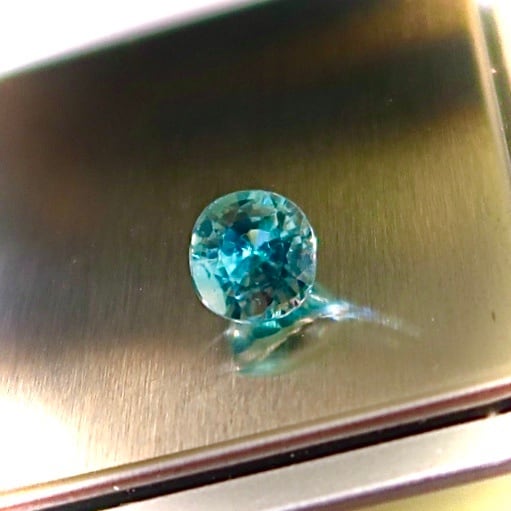 No.1047 2.60ct/A 高輝度ブルージルコン ラタナキリブルー No.1047 2.60ct/A 高輝度ブルージルコン ラタナキリブルー