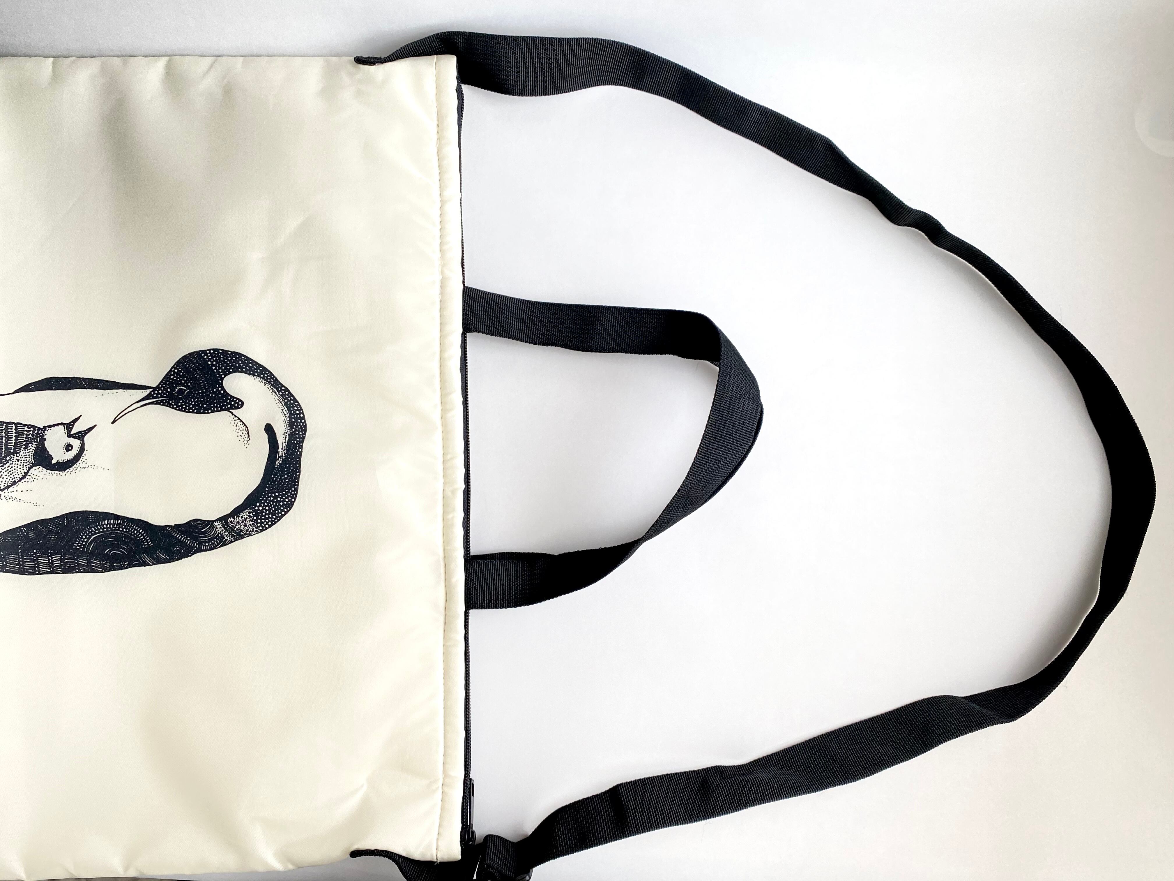 保冷ショルダーバッグ『ペンギン親子』 | 日高あゆみ / ペン画