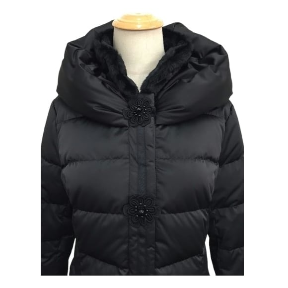 スーパービューティー ダウンコート エコファー襟付 花モチーフ
