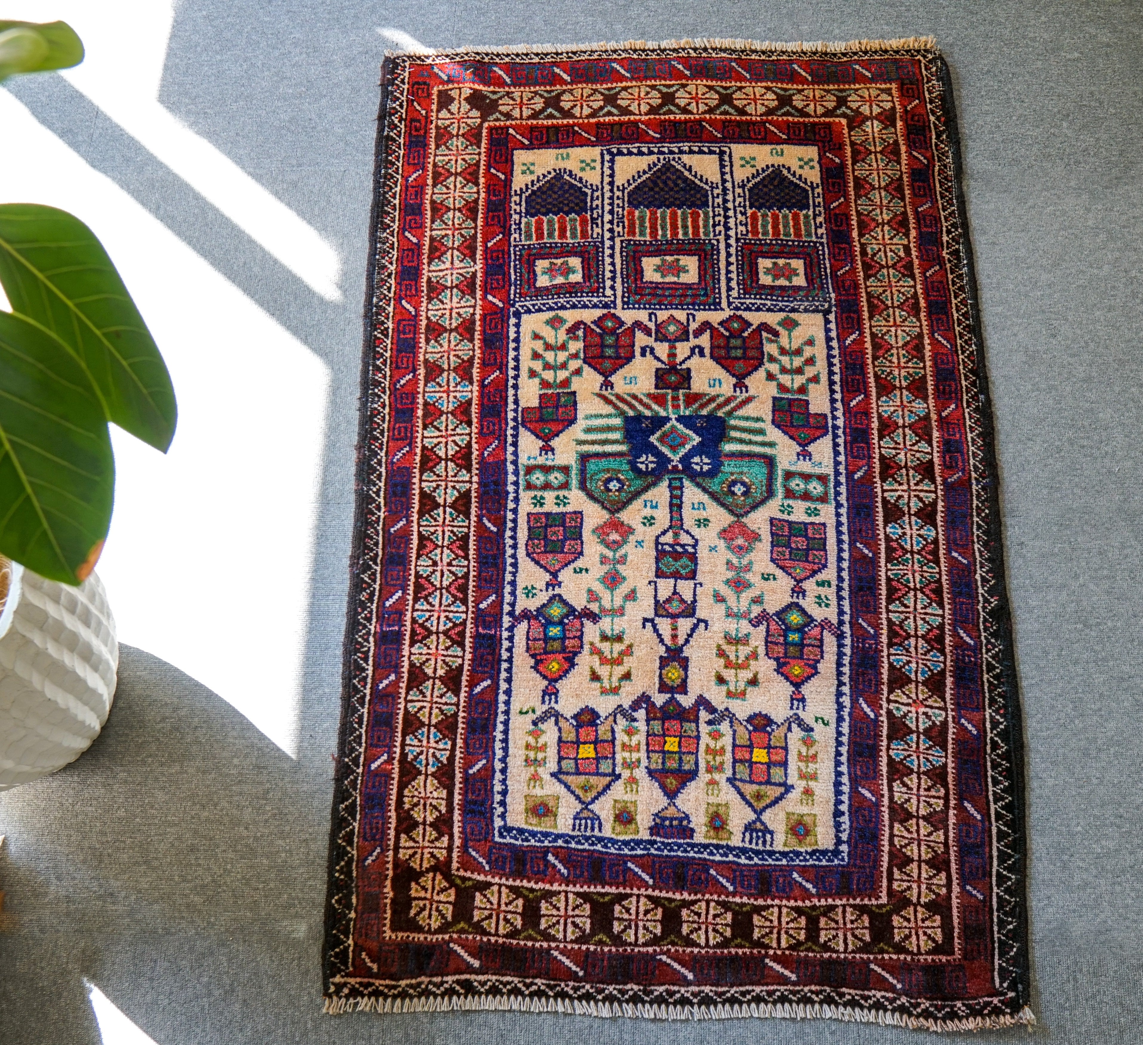 127x79cm トライバルラグ ヴィンテージラグ 　ペルシャ バルーチ 127x79cm トライバルラグ ヴィンテージラグ ペルシャ バルーチ