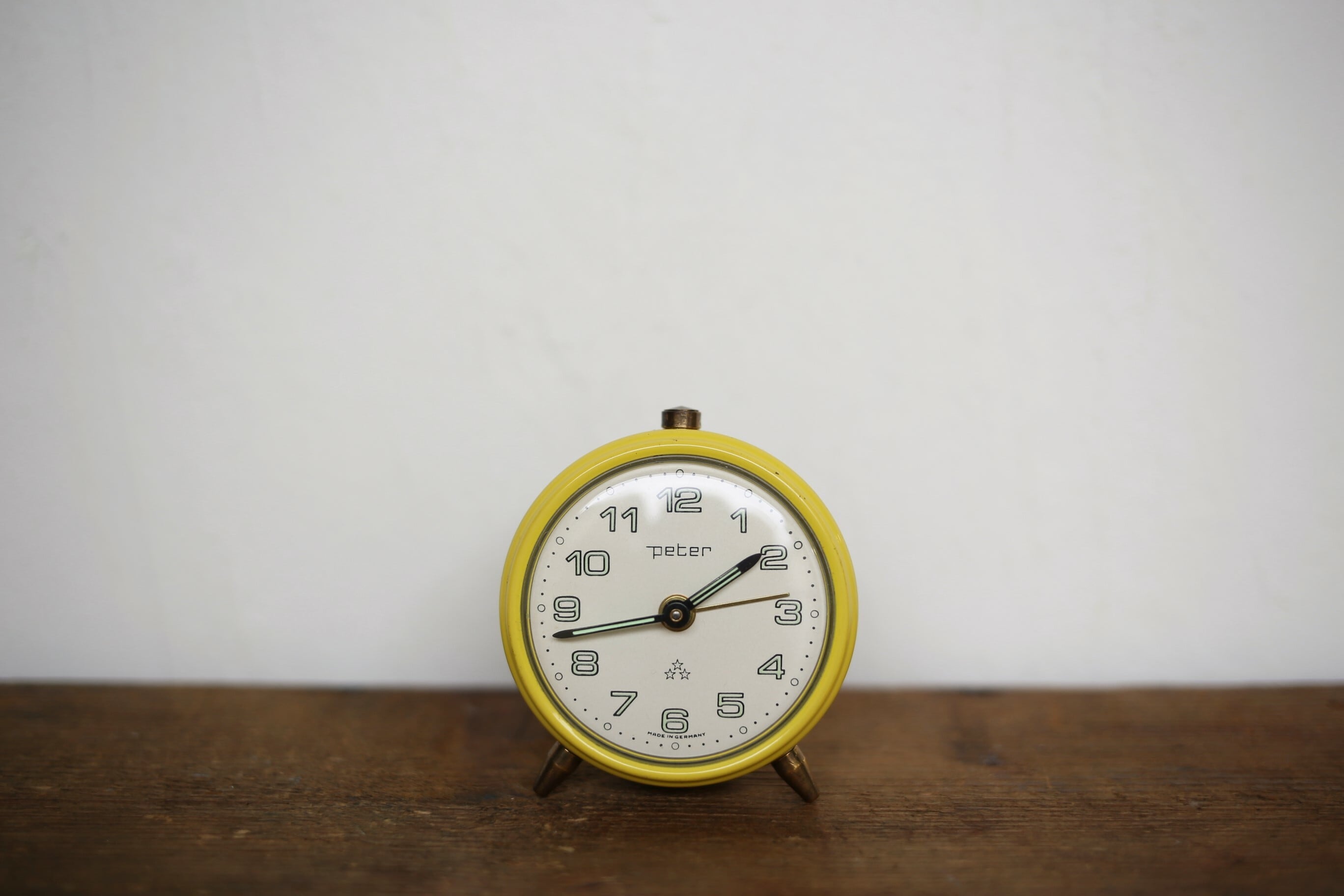 ドイツ アンティーク ヴィンテージ peter 目覚まし時計 (小型 黄色) N-00595