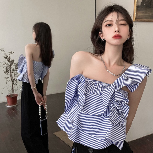ストライプ柄ワンショルダーフリルブラウス