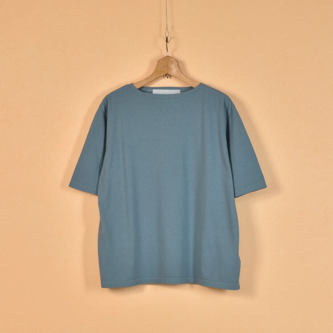 Fabrique en planete terre ファブリケアンプラネテール 後染め5分袖ボートネックTシャツ・スチールグリーン