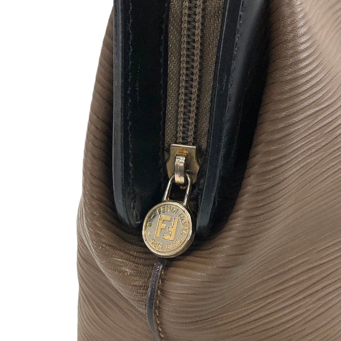 Fendi FFロゴハンドバッグ ブラウン/ブラックビンテージ Fendi FFロゴハンドバッグ ブラウン/ブラック Fendi ブラウン ロゴ
