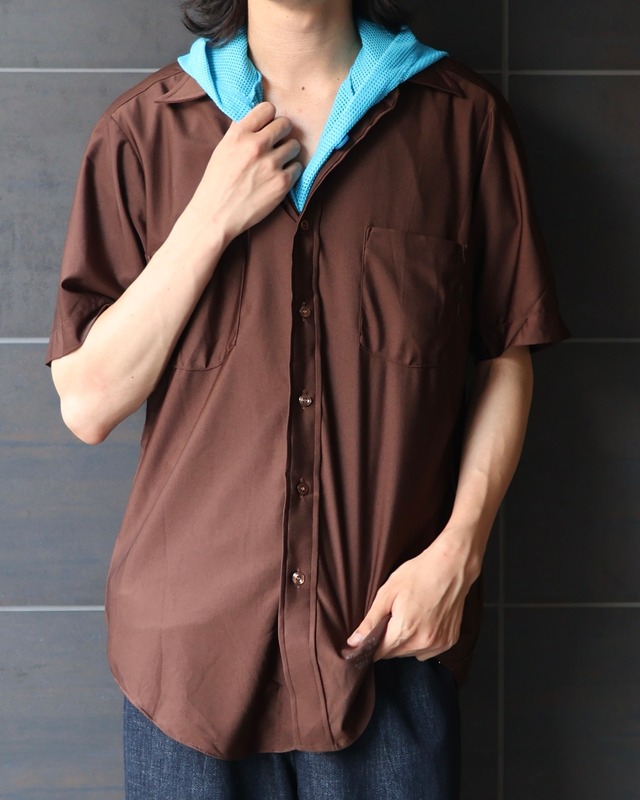 Brown short sleeve shirt