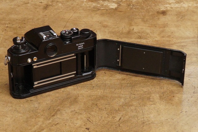 2515 Nikon Nikomat EL ボディ単体 一眼レフ フィルムカメラ 中古 電池 